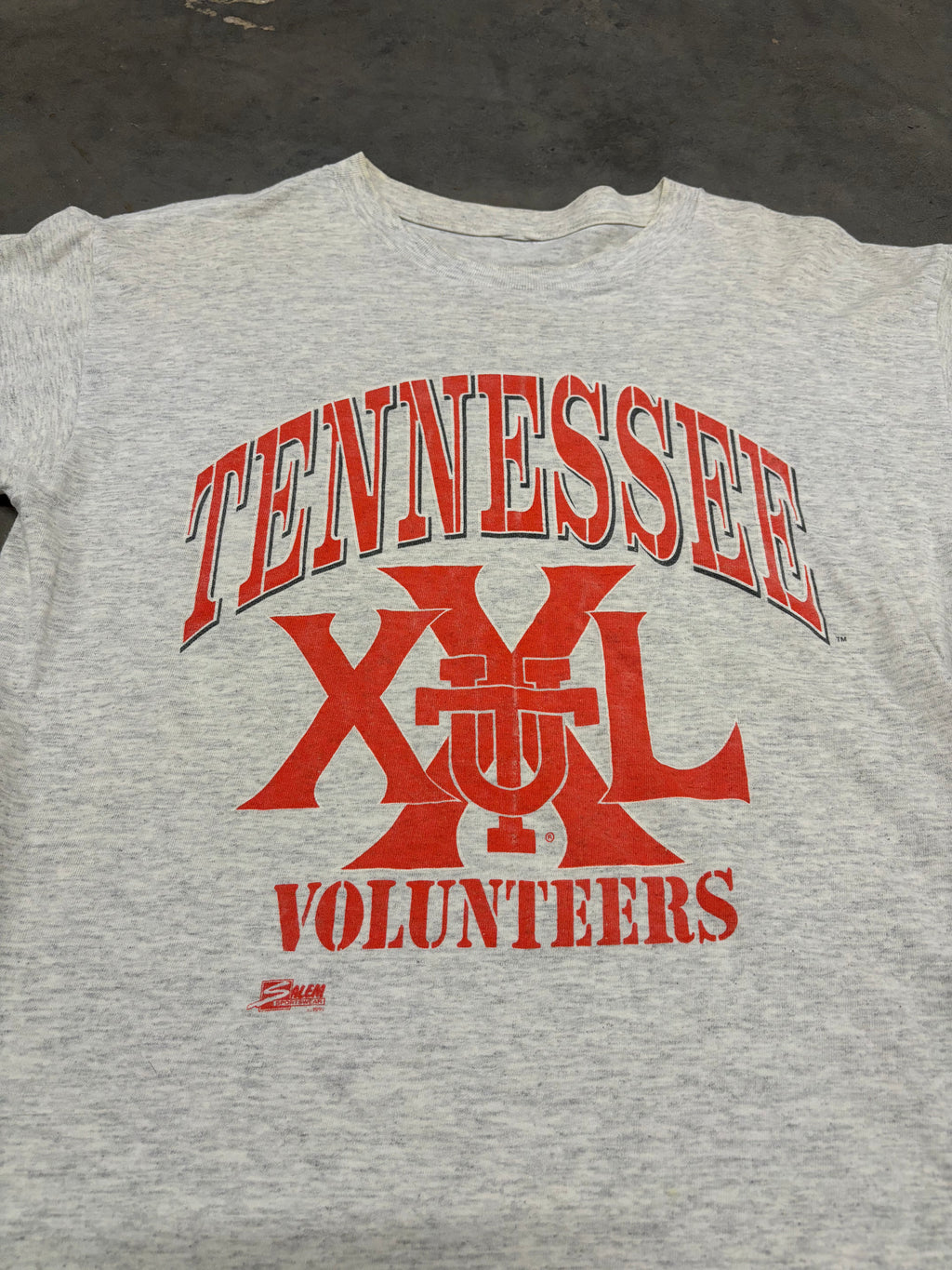 VINTAGE SALEM SPELLOUT SHIRT - L