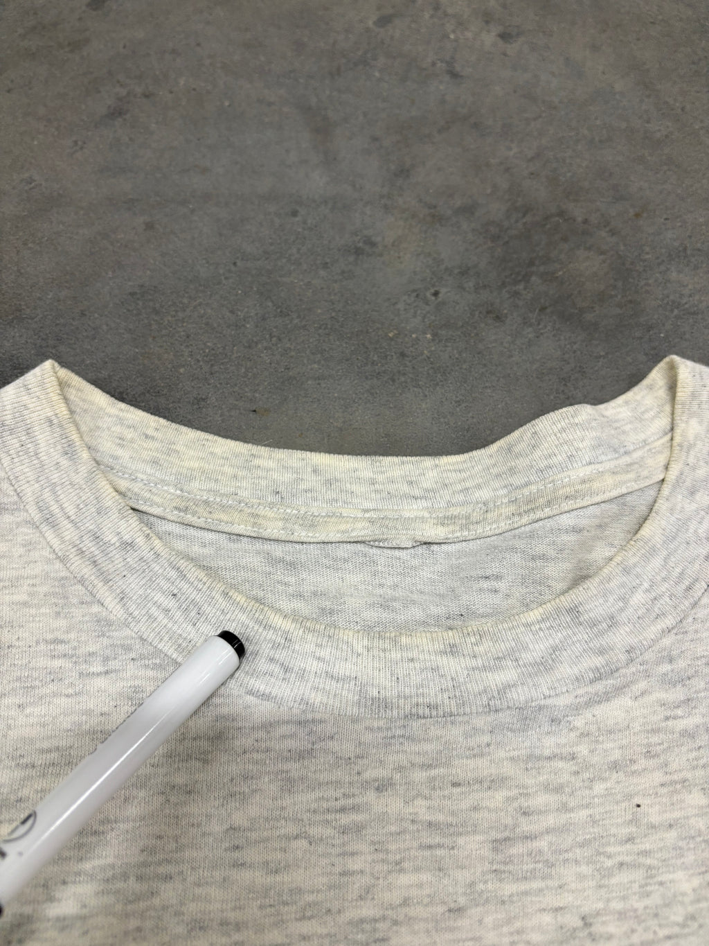 VINTAGE SALEM SPELLOUT SHIRT - L