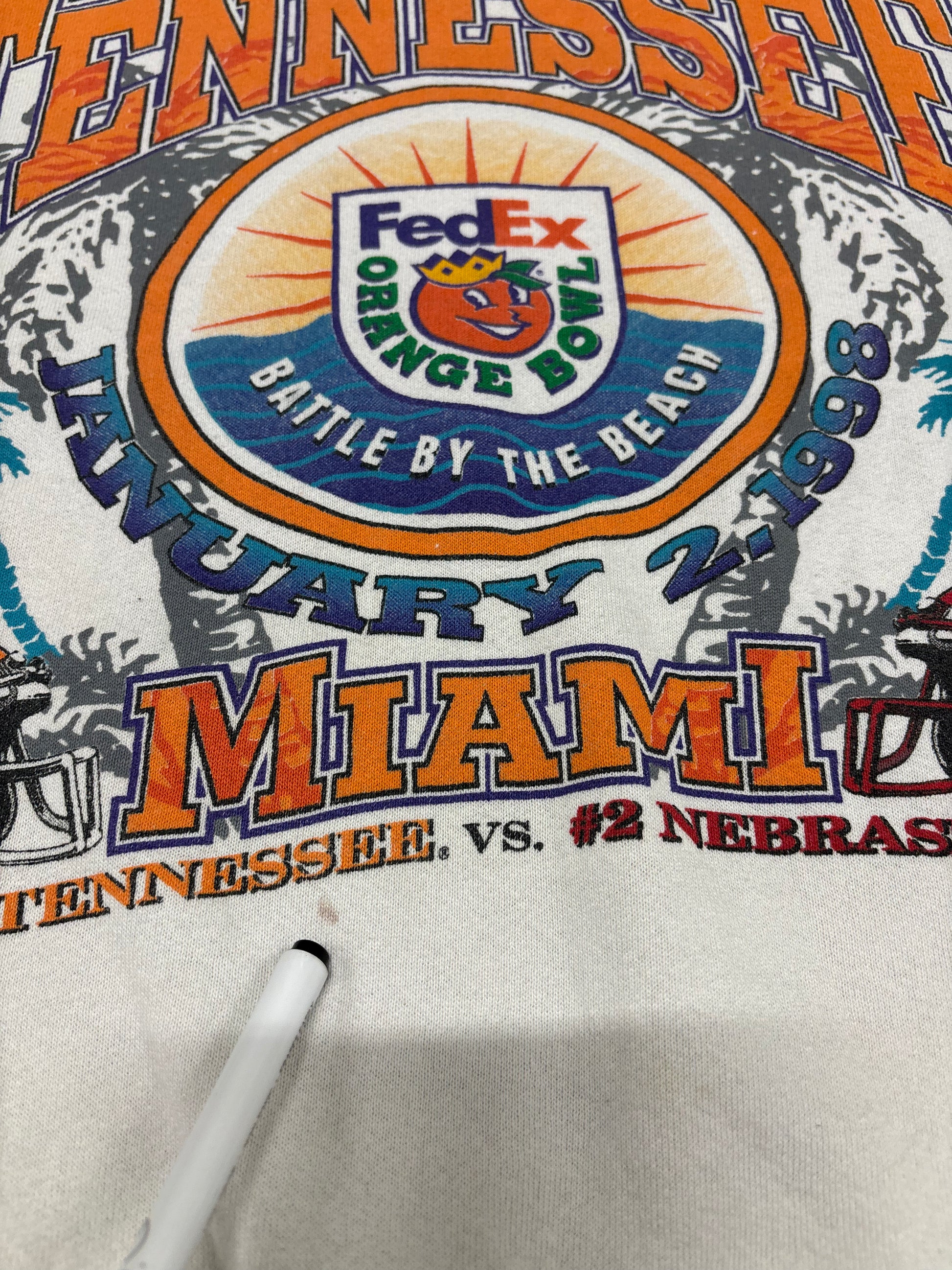 VINTAGE TENNESSEE VS NEBRASKA SWATSHIRT - M