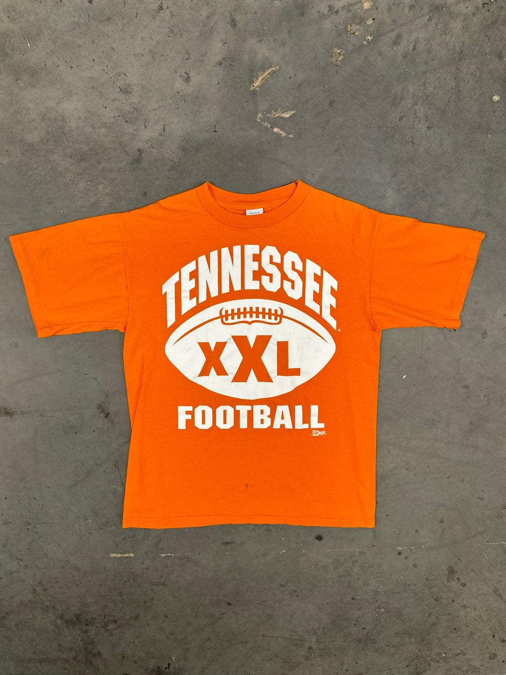 VINTAGE SALEM TENNESSEE SPELLOUT SHIRT - L