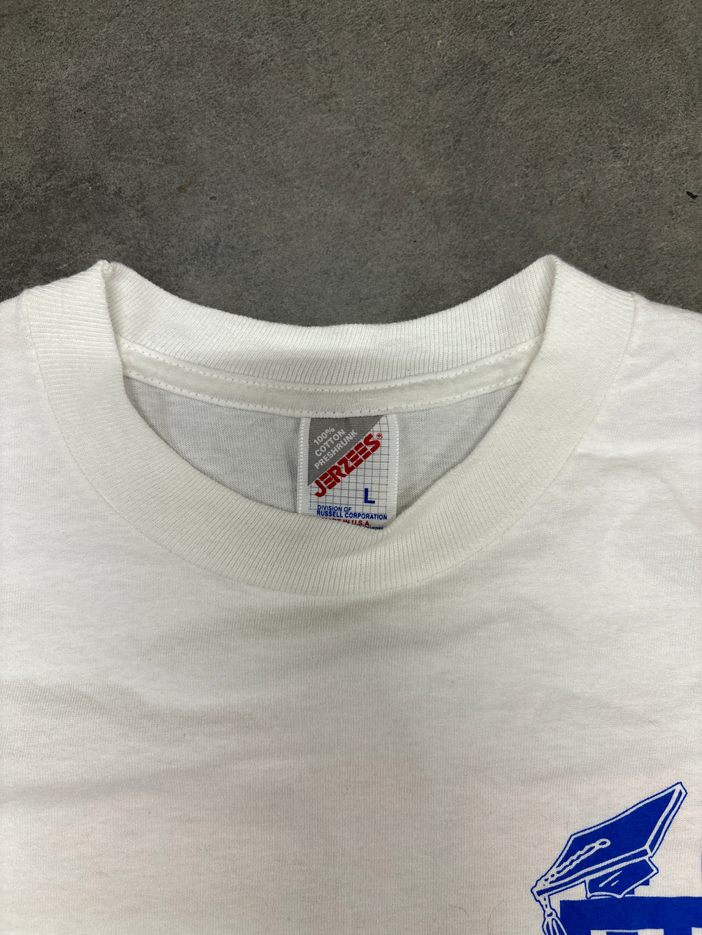 VINTAGE SMOKEY GRADUATION SHIRT - L