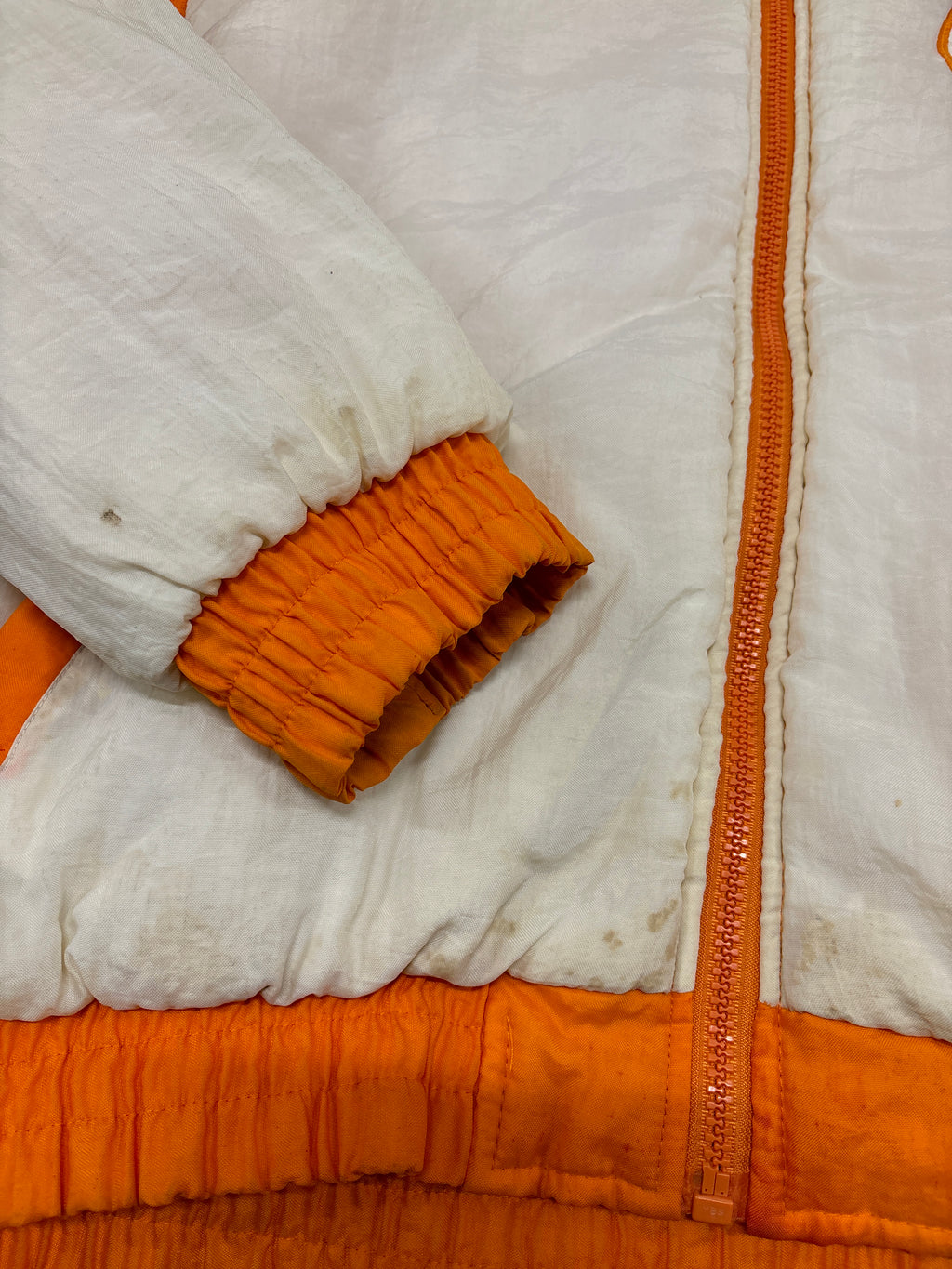 *DISTRESSED* VINTAGE PRO PLAYER REVERSIBLE PUFFER JACKET - XL