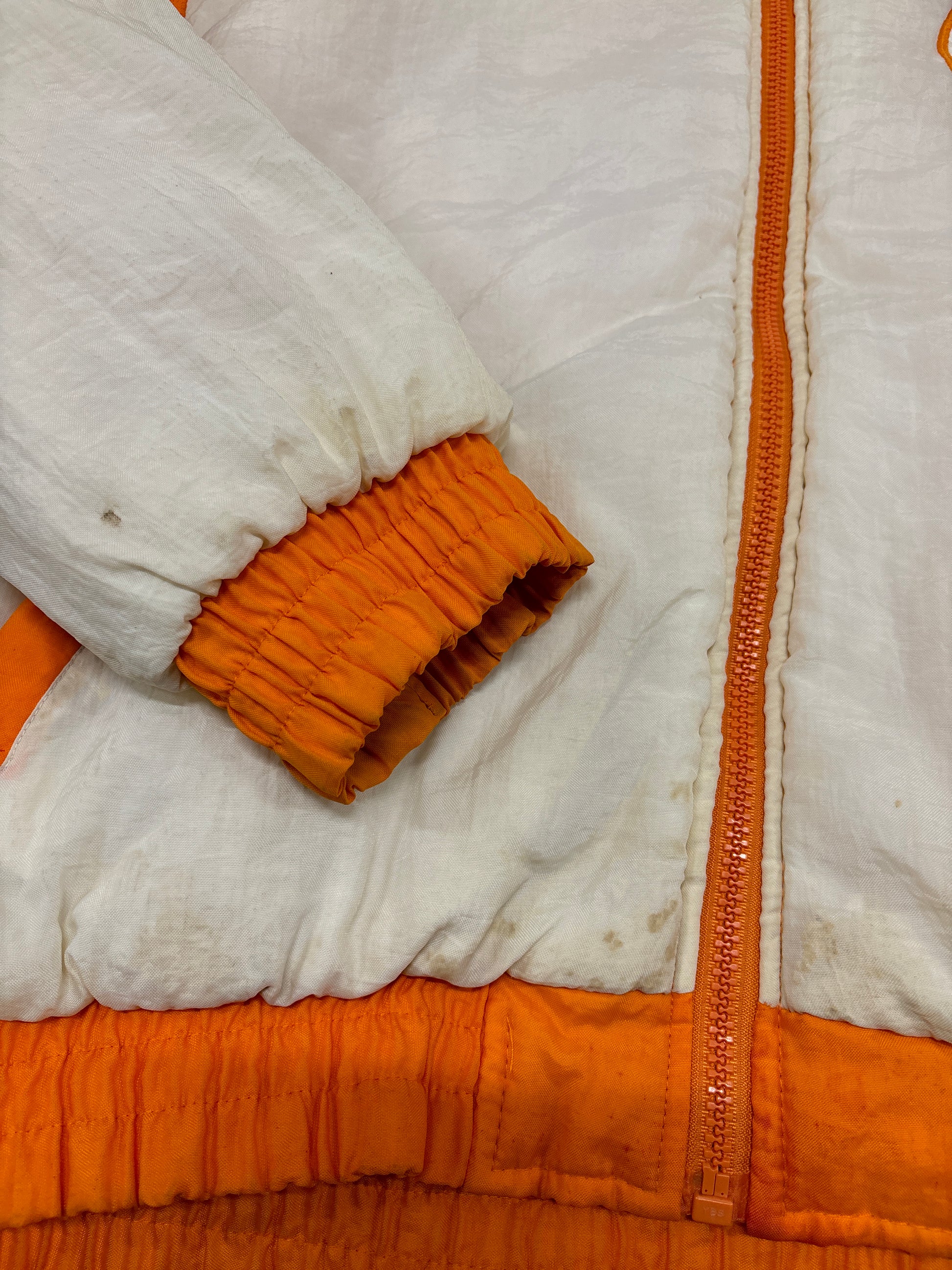 *DISTRESSED* VINTAGE PRO PLAYER REVERSIBLE PUFFER JACKET - XL
