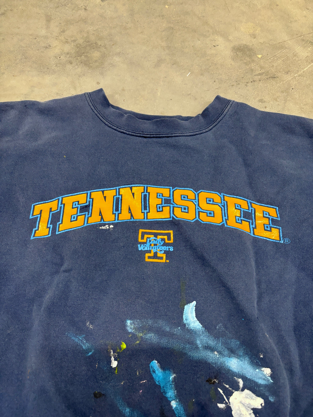 *DISTRESSED* VINTAGE LADY VOLS SPELLOUT SWEATSHIRT - XL