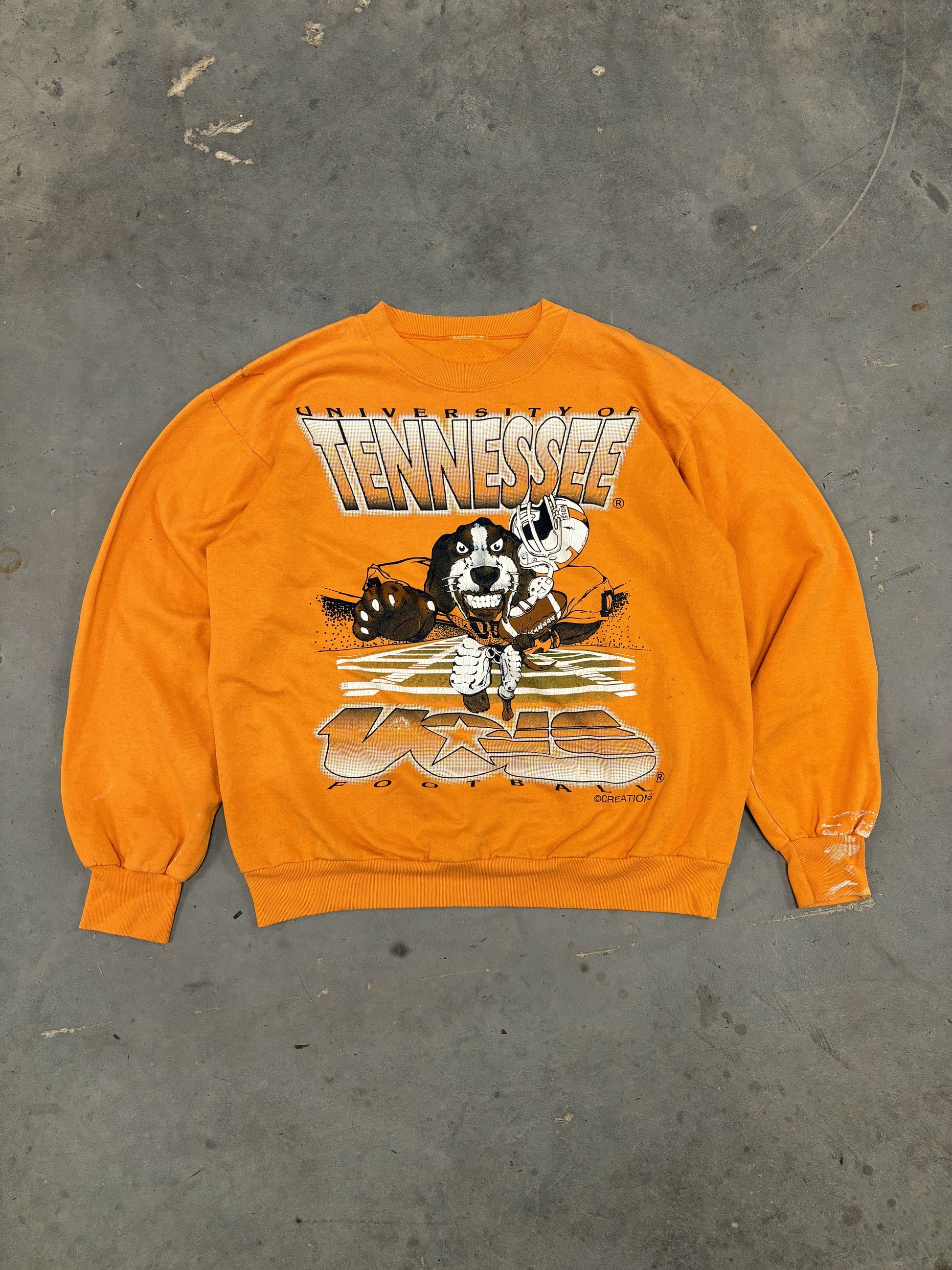 *DISTRESSED* VINTAGE SMOKEY VOLUNTEERS SWEATSHIRT - M