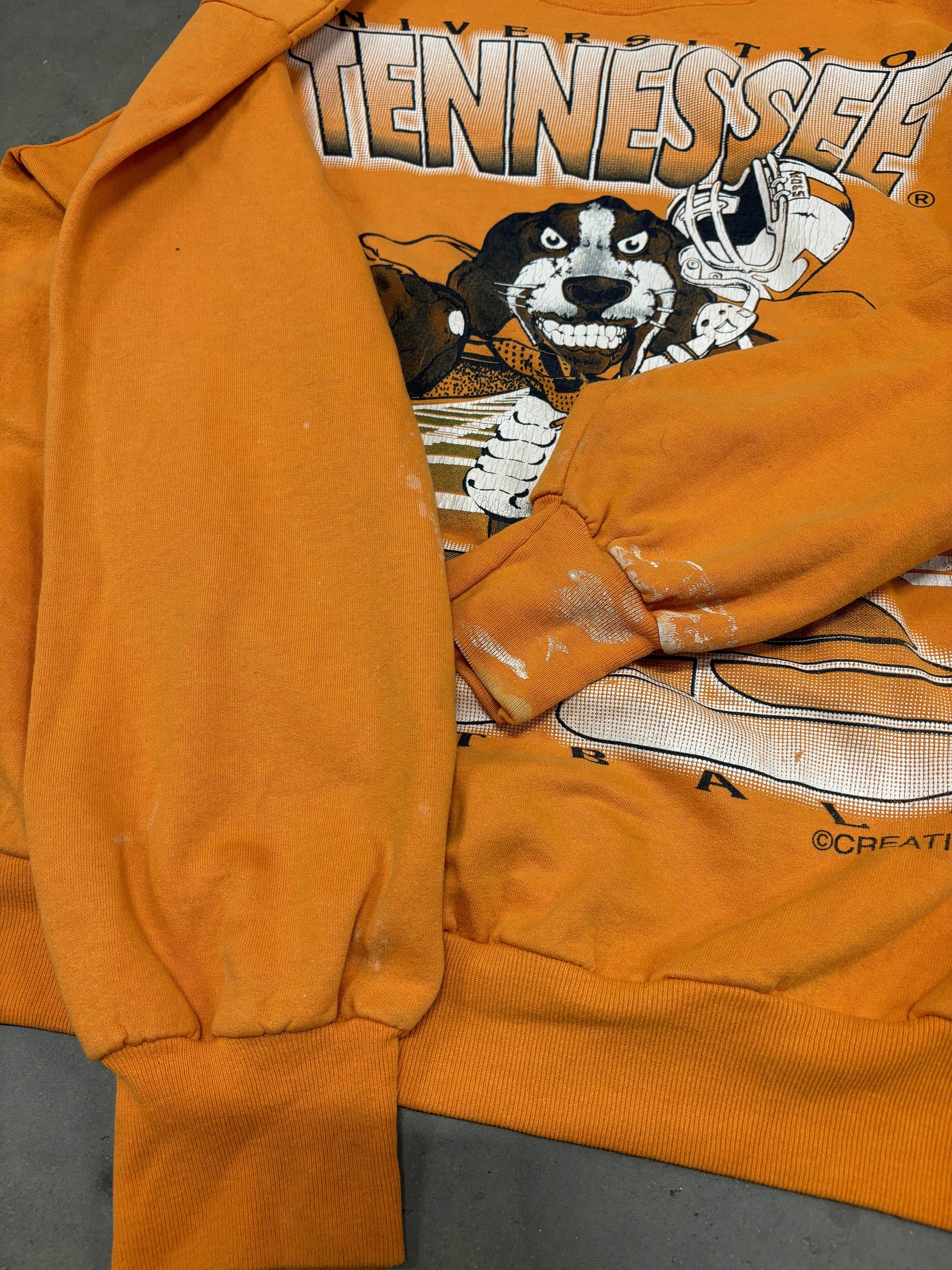 *DISTRESSED* VINTAGE SMOKEY VOLUNTEERS SWEATSHIRT - M